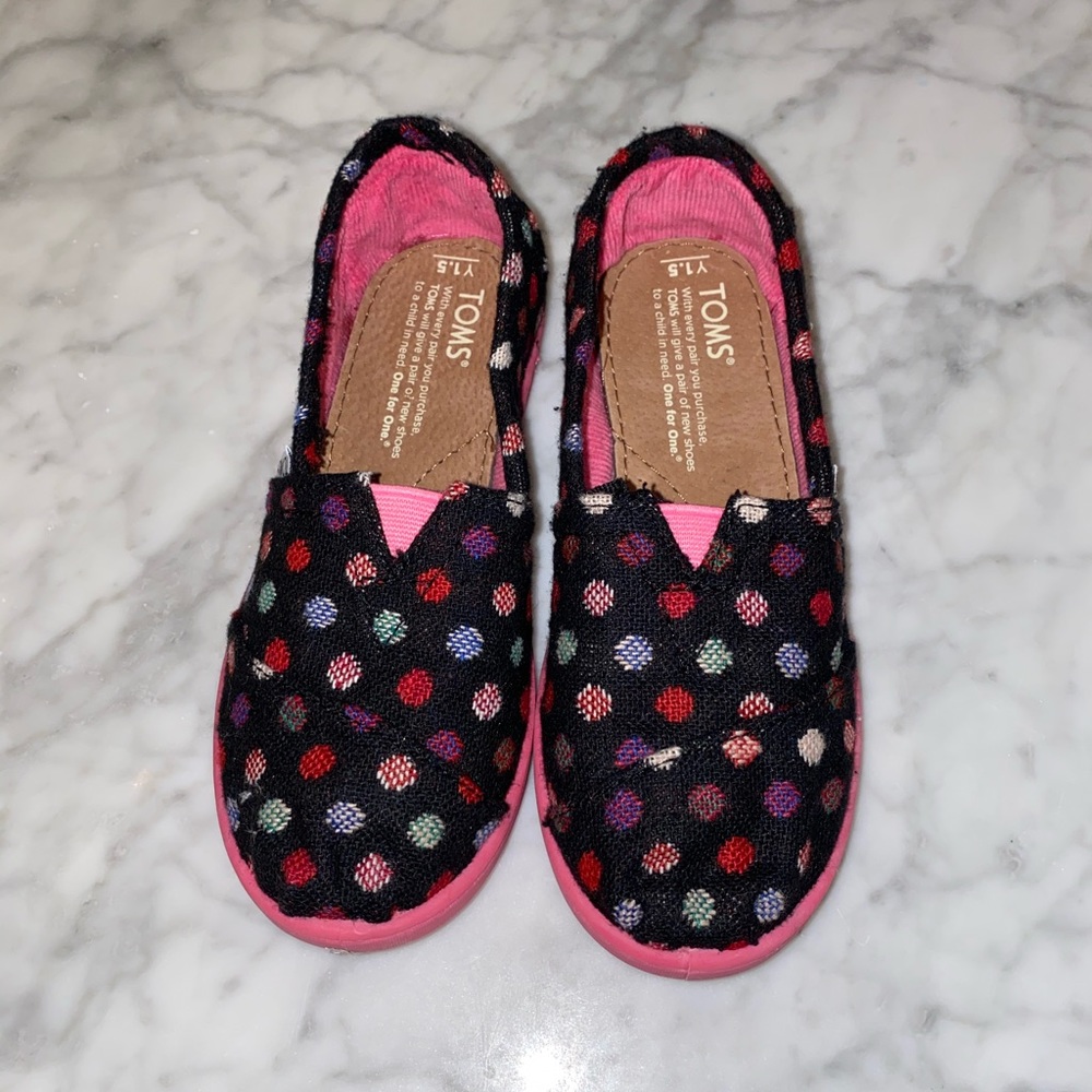 Never worn TOMS for girls